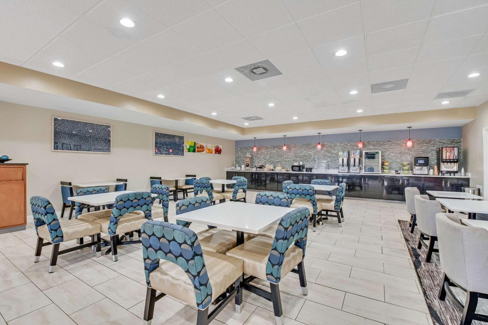 דלטון Quality Inn מראה חיצוני תמונה